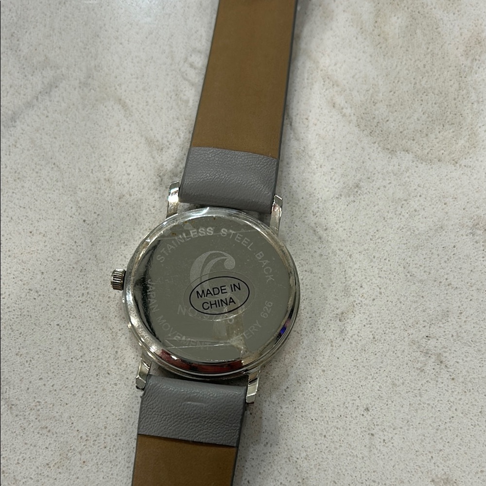 🎄 Gray Chevron Pattern Watch - Picture 8 of 9